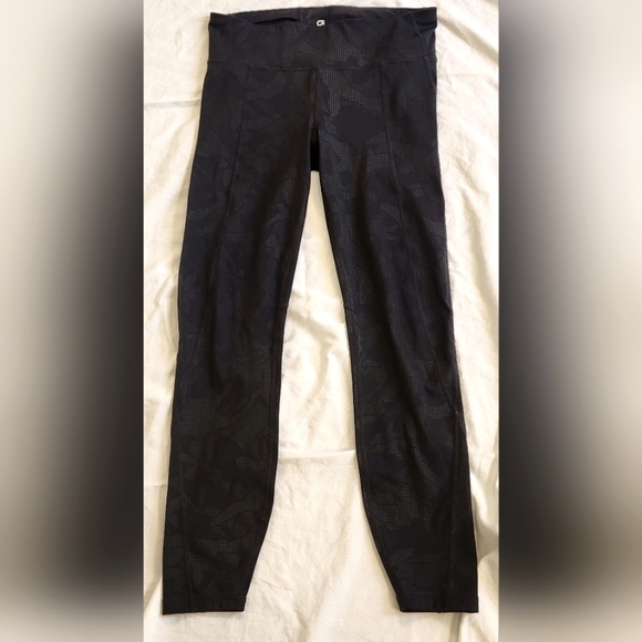 GapFit Sculpt Compression High Waist Camo print Legging Black Size Medium - Picture 1 of 5